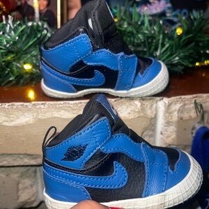 Nike Kids Black and Blue Sneakers